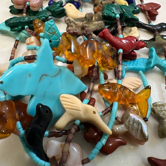 Vintage handmade Zuni fetish Colorful Animal Beaded Necklace